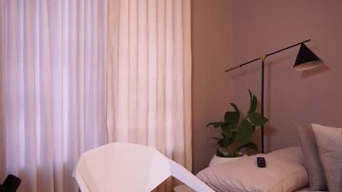 Jackson Bell online show from December 18, 2:01 pm