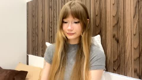 Kira online show from March 31, 4:18 pm