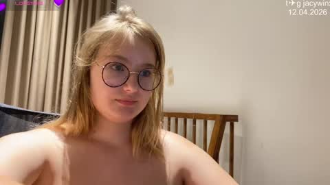 jacywinslat online show from April 12, 1:26 pm