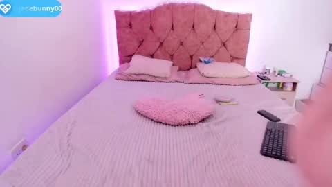   online show from September 10, 11:17 pm