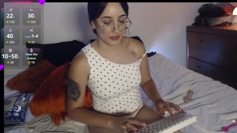 jade_evergreen_99 online show from July 22, 8:11 pm