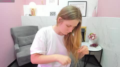 Jade online show from January 8, 11:52 pm