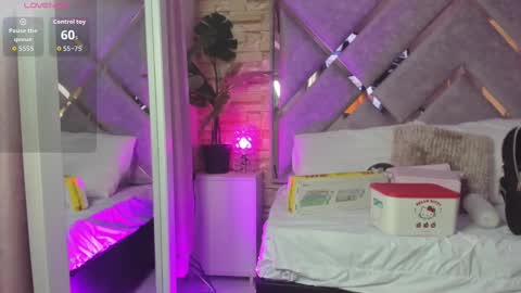 jade white  online show from September 10, 1:34 pm