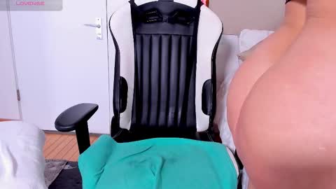 Jadeh online show from November 26, 7:32 pm