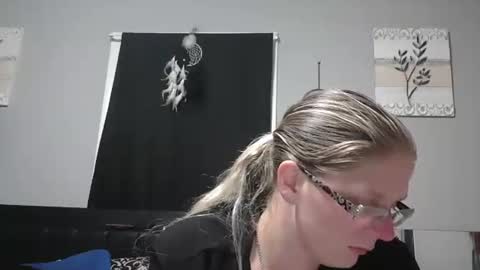 JadeLuv online show from December 17, 1:45 am