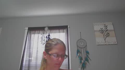 JadeLuv online show from April 10, 5:17 pm