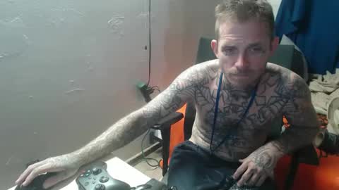 showingitoff online show from October 7, 2:40 am