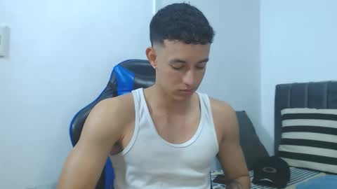 Hi guys im new 3 online show from February 26, 2:59 am