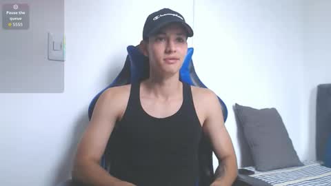 Hi guys im new 3 online show from December 18, 6:36 pm