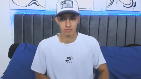 Hi guys im new 3 online show from February 7, 10:09 pm