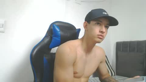 Hi guys im new 3 online show from April 13, 5:39 pm