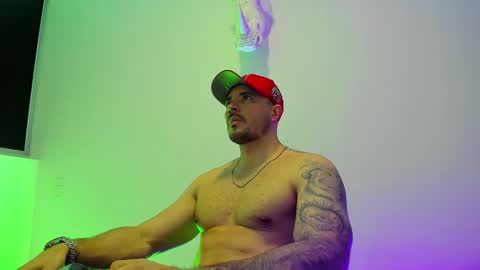 jakestone_1 online show from March 28, 7:04 pm