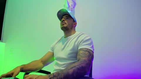 jakestone_1 online show from March 20, 3:44 am