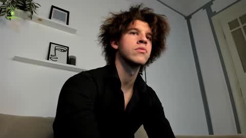 Snapshot of james_andersonn chatting on October 19, 5:06 pm James online show from October 19, 5:06 pm