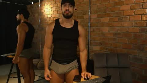James Axel online show from May 1, 2:11 pm