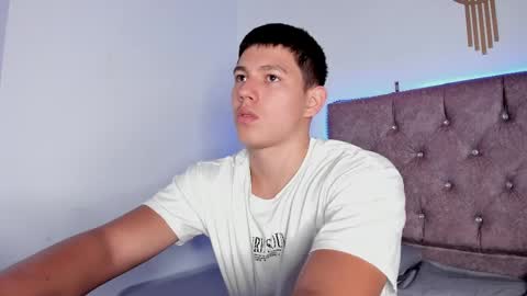 Snapshot of james_cr chatting on February 25, 1:43 pm james_cr online show from February 25, 1:43 pm