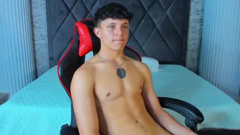 Snapshot of jamesgolden_ chatting on March 5, 4:24 pm jamesgolden_ online show from March 5, 4:24 pm