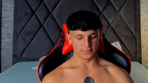 Snapshot of jamesgolden_ chatting on March 12, 6:32 pm jamesgolden_ online show from March 12, 6:32 pm