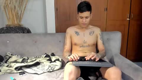 Jamesinked  online show from November 7, 1:52 am