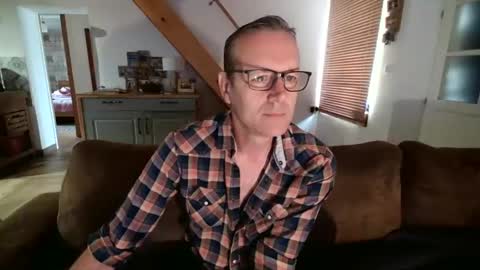 Snapshot of jamesperry38r chatting on December 22, 10:49 am James online show from December 22, 10:49 am