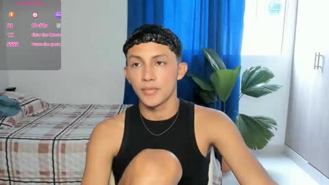 Snapshot of jamess_blanco chatting on September 12, 7:05 pm jamess_blanco online show from September 12, 7:05 pm