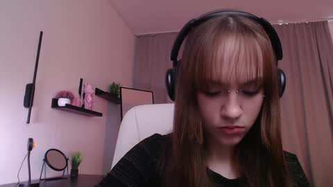 jamie_chung online show from April 6, 4:46 am