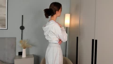 Caroline online show from December 15, 7:59 am