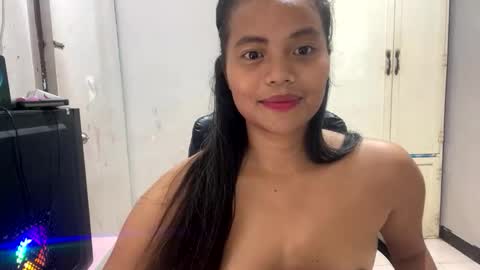 layslutty online show from April 6, 9:54 am