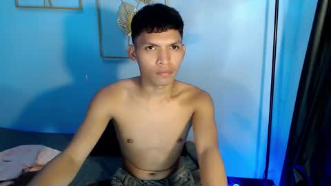 janlloyd04 online show from April 16, 9:39 pm