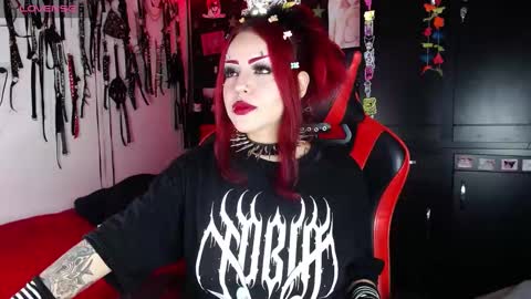 Snapshot of janna_ink chatting on December 31, 2:51 am online show from December 31, 2:51 am