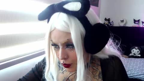 Snapshot of janna_ink chatting on February 6, 8:45 pm online show from February 6, 8:45 pm