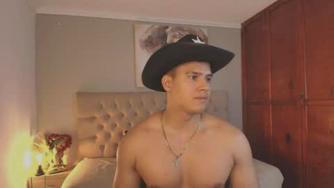 janomar01 online show from April 18, 7:58 pm