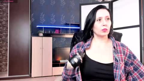 jasmin_milf online show from March 28, 11:00 am