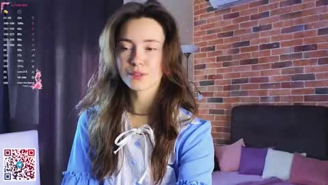 Snapshot of jasmindoroti chatting on October 13, 6:04 am Chloe online show from October 13, 6:04 am