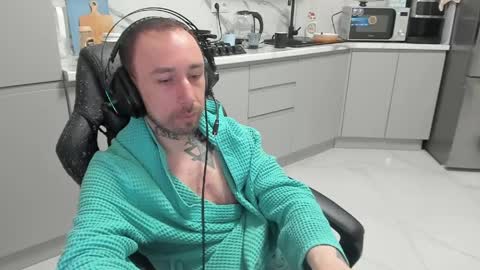 jasonwaker online show from April 11, 9:19 pm