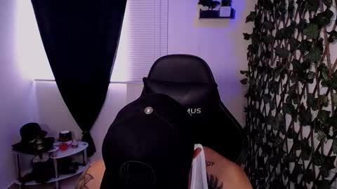 JKing  online show from February 3, 1:48 pm