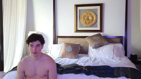 Snapshot of jaycex_69 chatting on February 13, 3:07 am THE HOUSE online show from February 13, 3:07 am