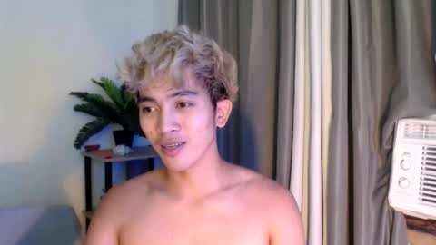 jaysee_hugecox online show from May 31, 6:20 pm