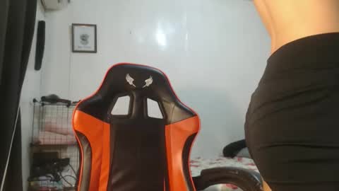 Snapshot of jazh21 chatting on October 5, 6:22 am jash online show from October 5, 6:22 am