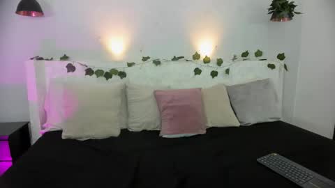 Jazmin online show from February 24, 9:29 pm