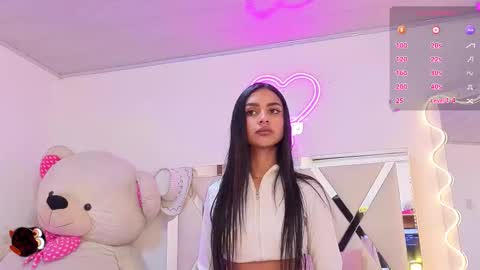 Jazmin  online show from November 24, 12:15 pm