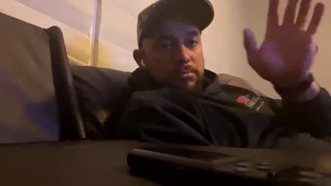 jbills910910 online show from March 12, 3:32 am