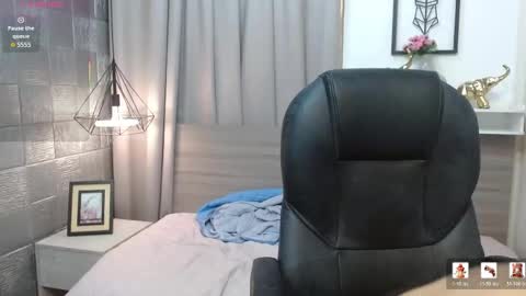 jdwhite18 online show from May 27, 8:11 am