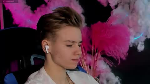 jean_wilsons online show from April 18, 11:23 am