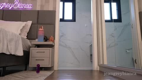 Bianca online show from April 2, 7:32 pm