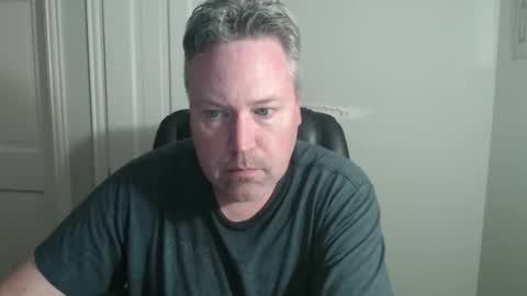 Snapshot of jeb5150 chatting on October 29, 2:57 am JE online show from October 29, 2:57 am