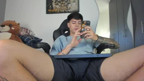 Jeanpii01 online show from April 19, 2:34 am