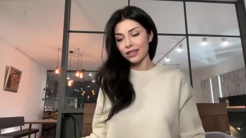 jennifer bones online show from December 1, 8:29 pm