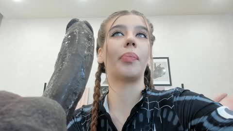 Dolly online show from March 28, 1:34 pm