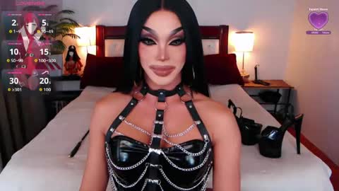Queen Jenifer online show from June 1, 6:20 pm